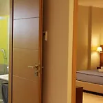 Ξενοδοχείο Niriides Luxury 3*
