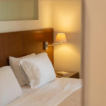 Niriides Luxury Hotel 3*
