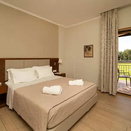 Hotel Niriides Luxury 3*