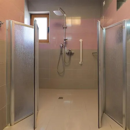 Niriides Luxury