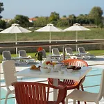 Szálloda Niriides Luxury