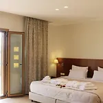 Niriides Luxury 3* Methóni