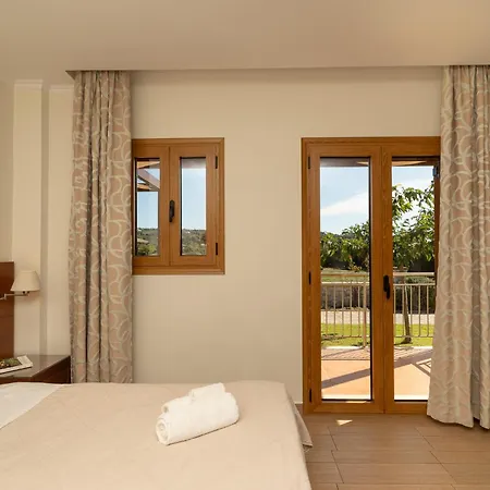 Hotel Niriides Luxury 3*