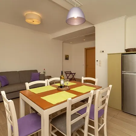 Szálloda Niriides Luxury 3*