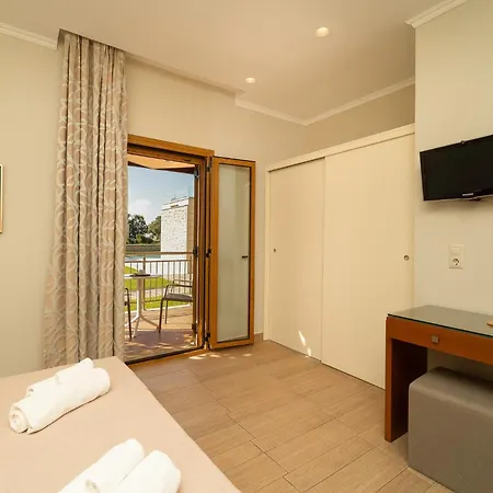 Niriides Luxury 3*