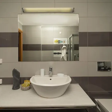 Niriides Luxury Villas Hotel