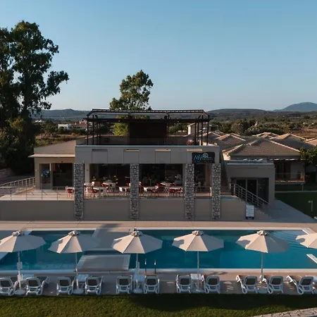 Niriides Luxury Villas 3*