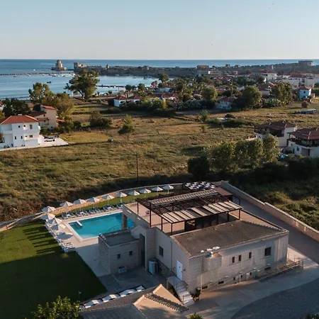Niriides Luxury Villas 3*