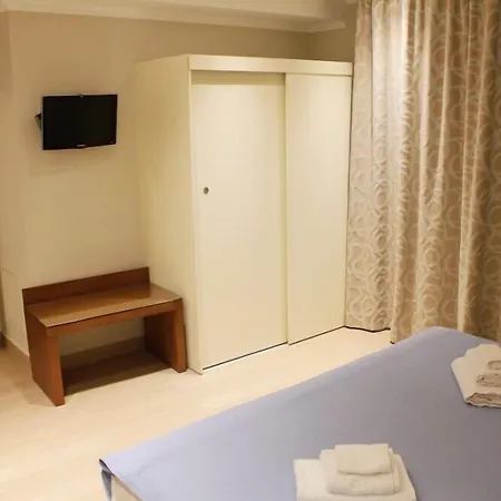 Niriides Luxury Methone