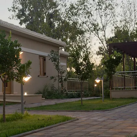 Niriides Luxury Метони