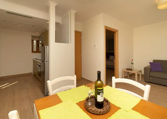 Niriides Luxury Hotel Methoni (Messenia)