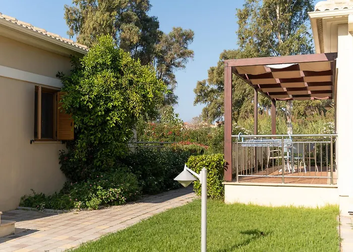 Niriides Luxury Villas Hotel