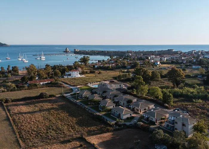 Niriides Luxury Villas 3*