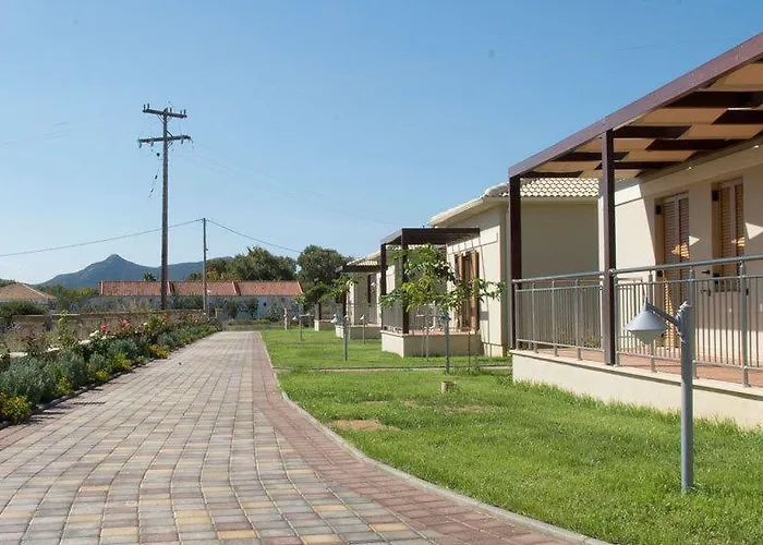 Niriides Luxury Villas Hotel 3*