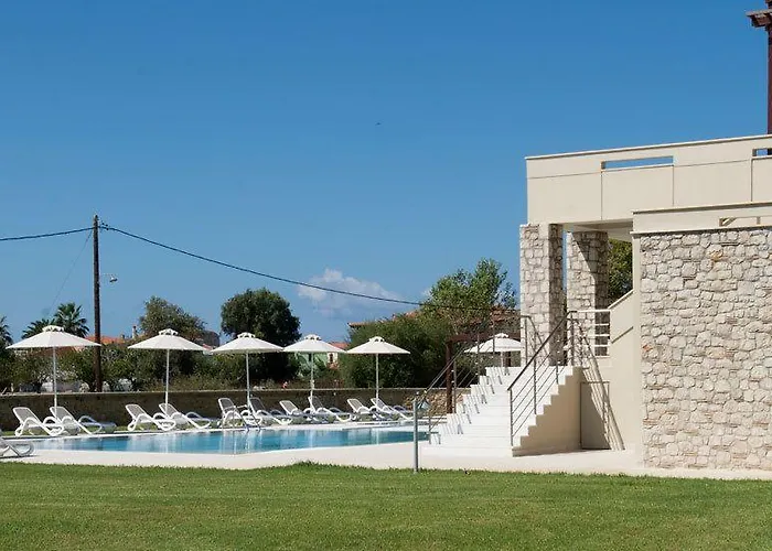 Niriides Luxury Villas Hotel 3*